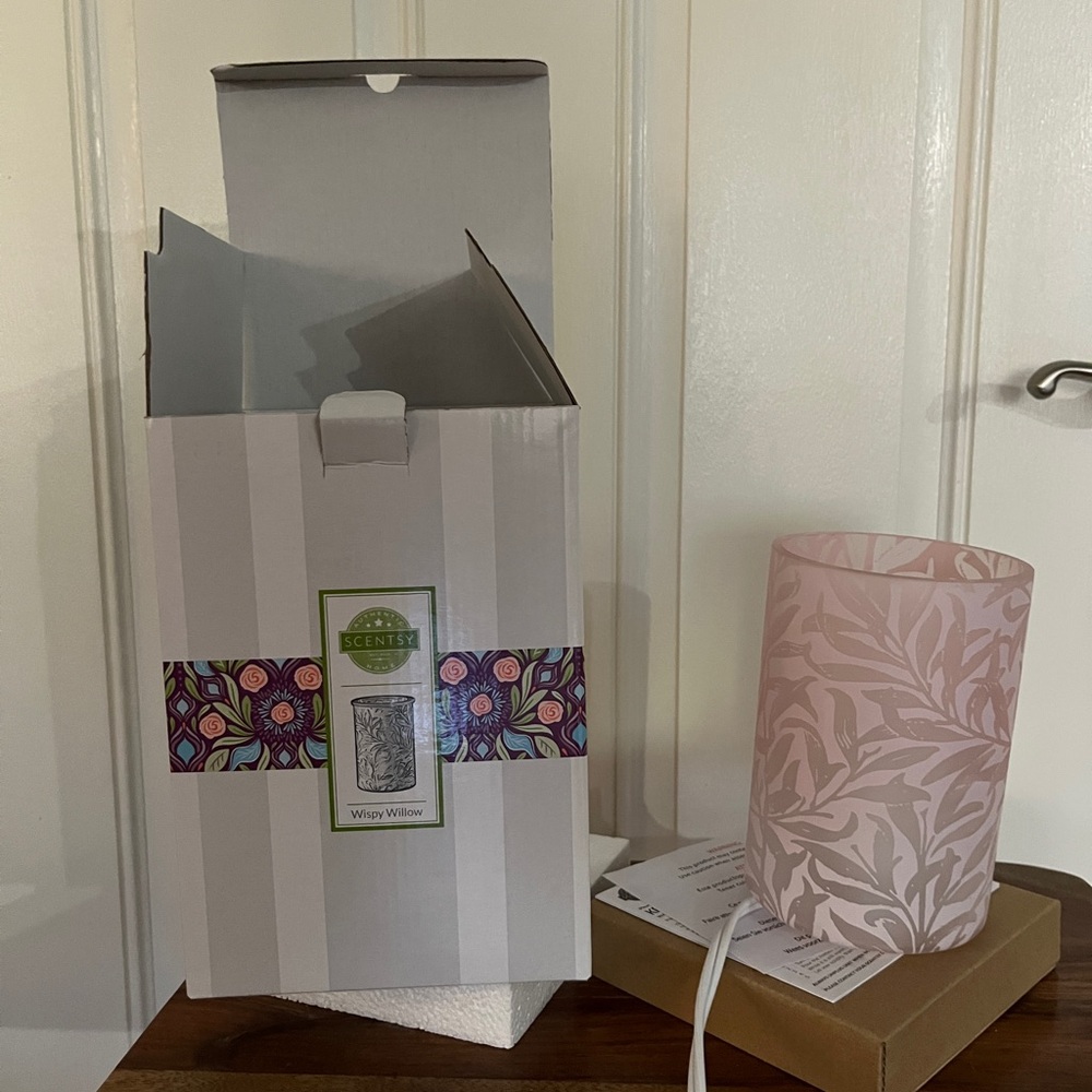 Scentsy Pink Willow Warmer